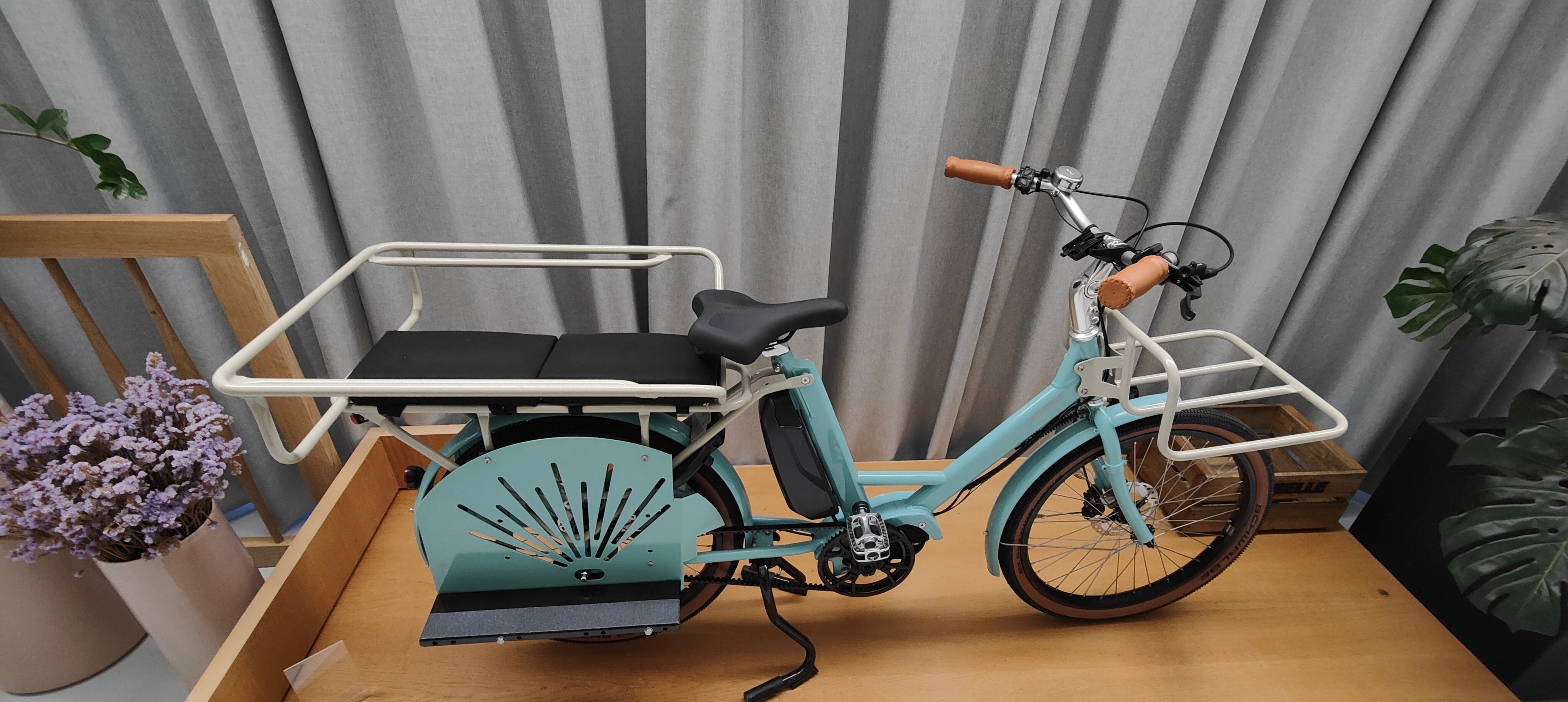 Achielle Jean e-longtail bike