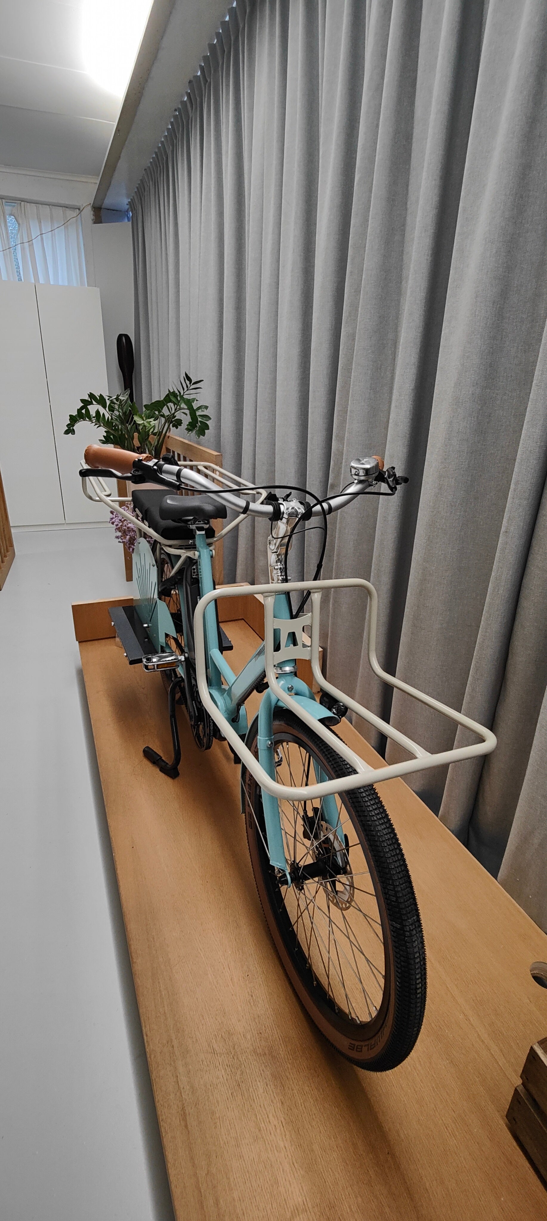 Achielle Jean e-longtail bike