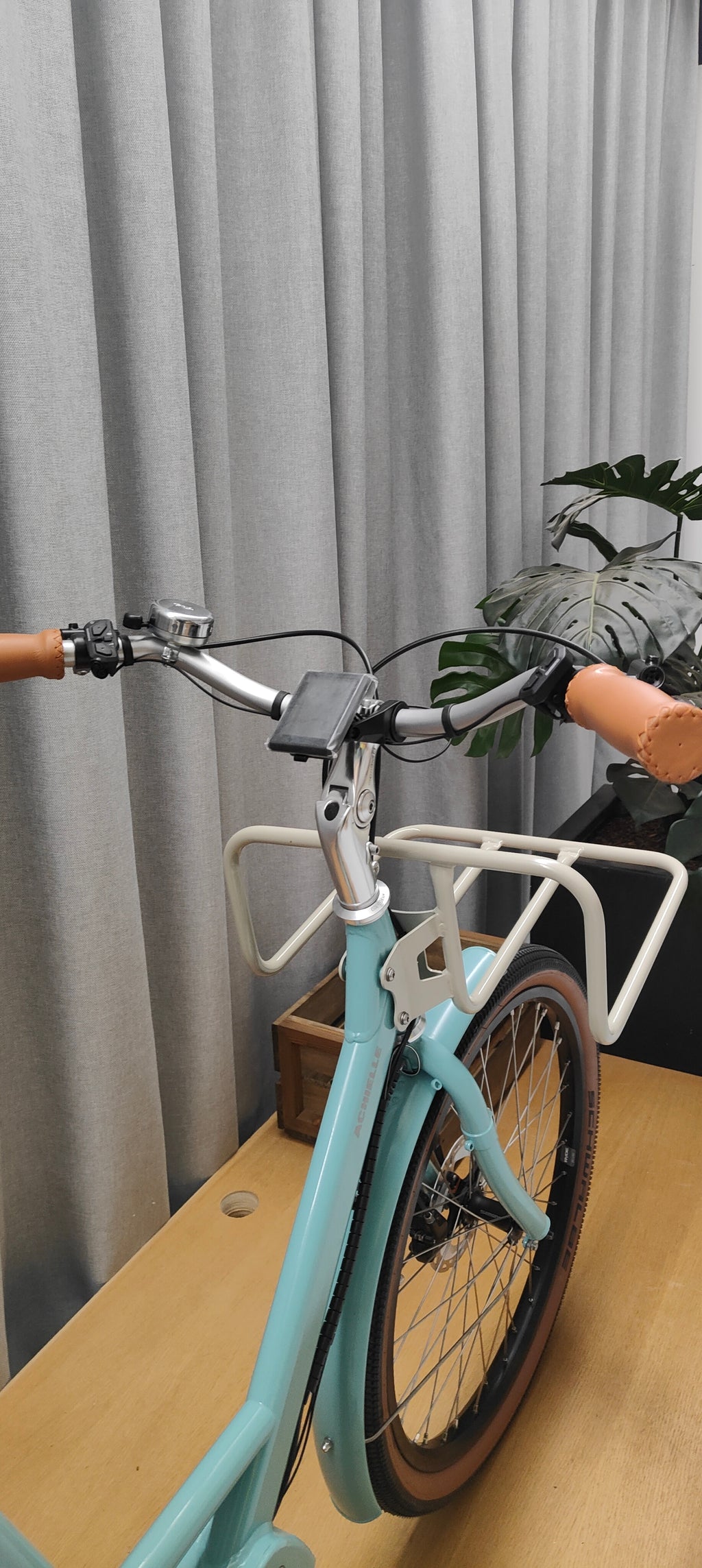 Achielle Jean e-longtail bike