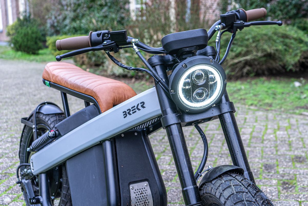 Brekr Model B400
